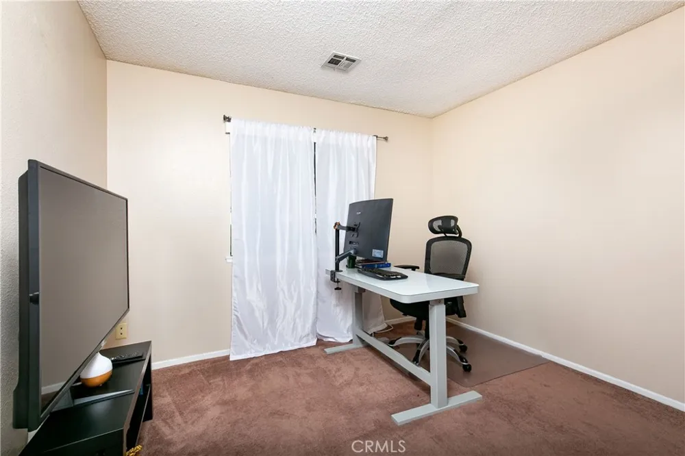 44514 15th #E7 Lancaster, CA 93535