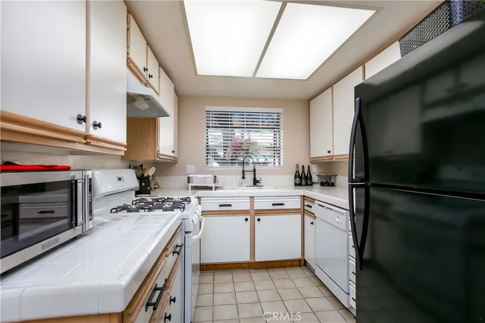 44514 15th #E7 Lancaster, CA 93535