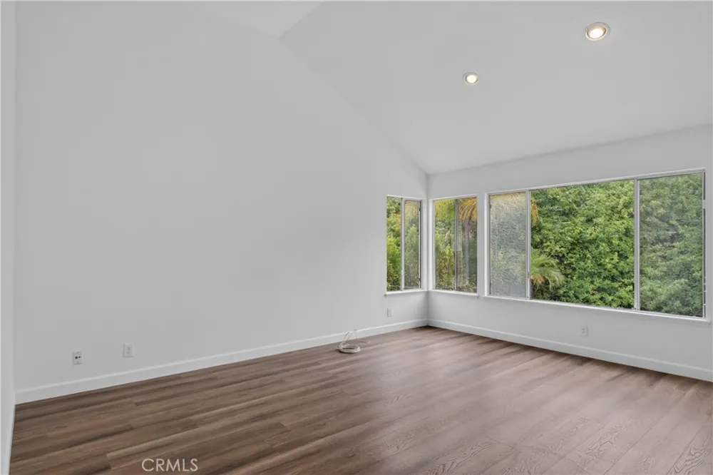 24712 Calle Conejo Calabasas, CA 91302