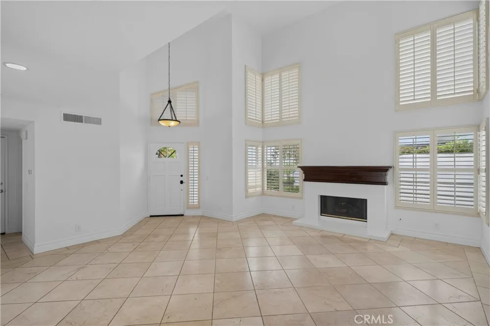 24712 Calle Conejo Calabasas, CA 91302