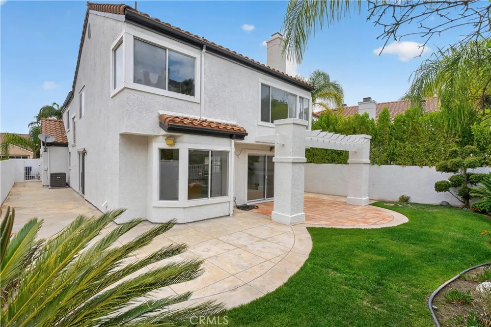 24712 Calle Conejo Calabasas, CA 91302