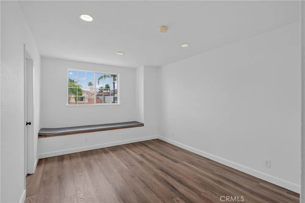 24712 Calle Conejo Calabasas, CA 91302