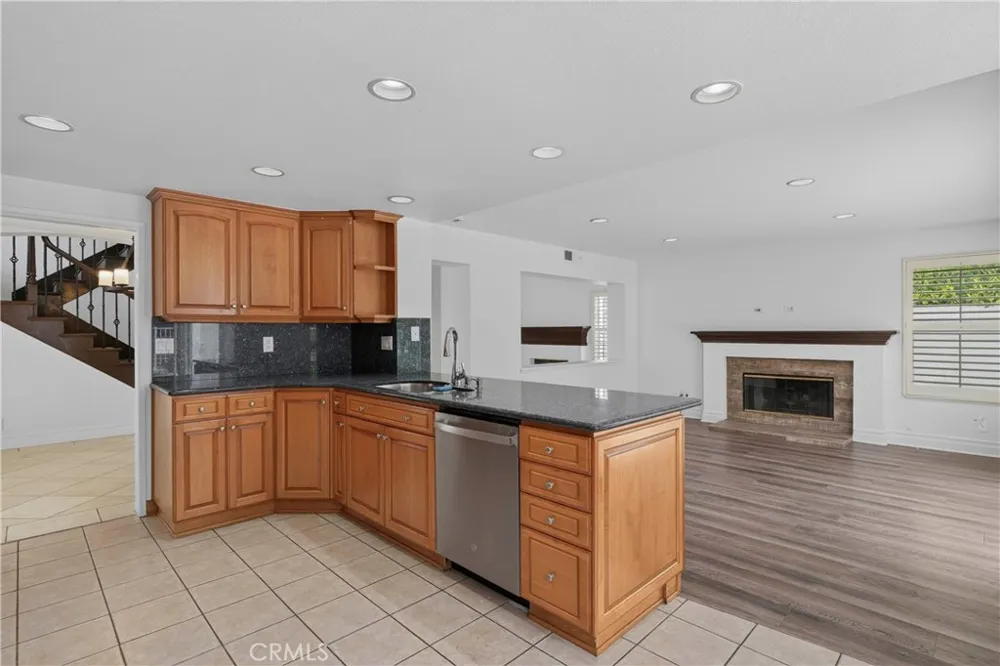 24712 Calle Conejo Calabasas, CA 91302