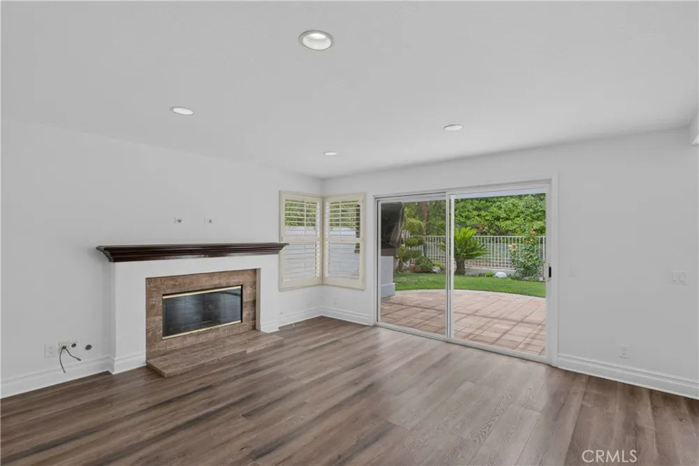 24712 Calle Conejo Calabasas, CA 91302