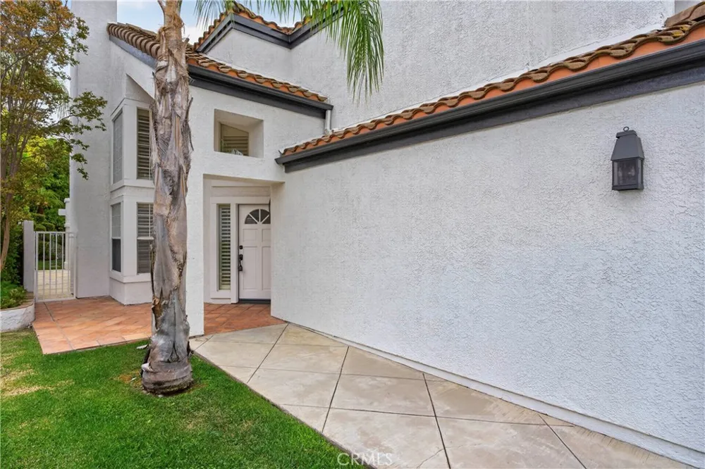 24712 Calle Conejo Calabasas, CA 91302