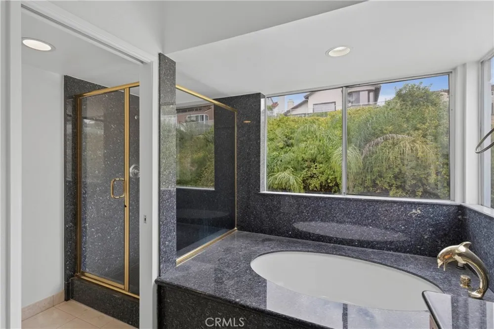 24712 Calle Conejo Calabasas, CA 91302