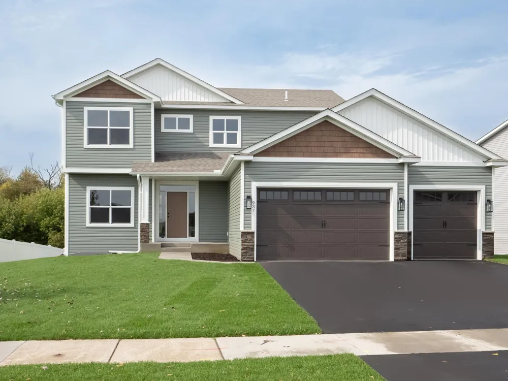 1026 Bellaire Boulevard NW Isanti, MN 55040