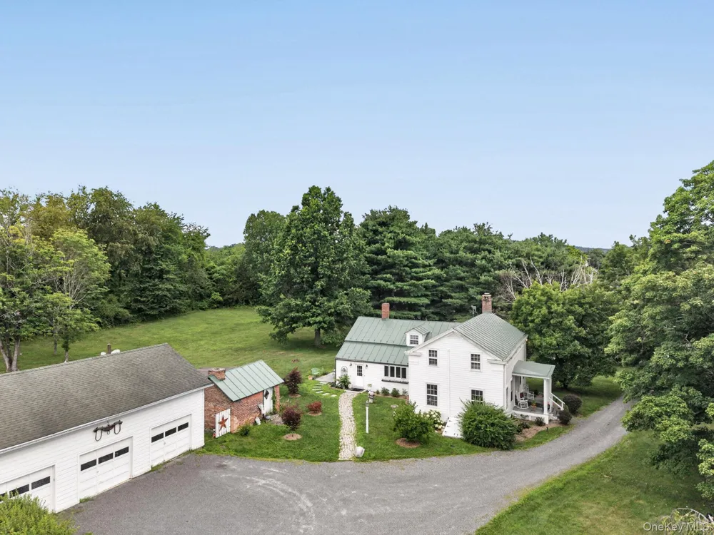 210 Middle Road Hudson, NY 12534