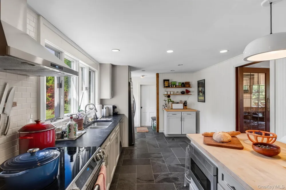 210 Middle Road Hudson, NY 12534