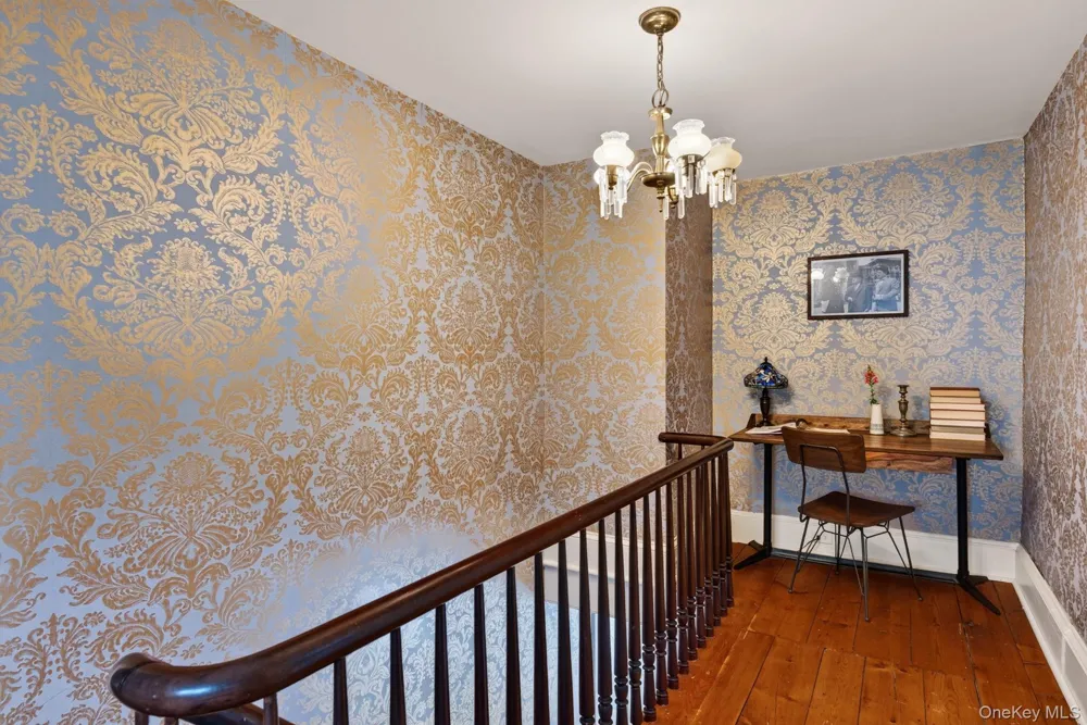 210 Middle Road Hudson, NY 12534