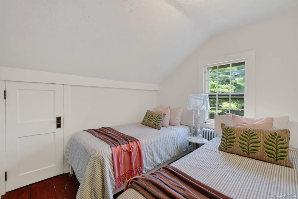 210 Middle Road Hudson, NY 12534
