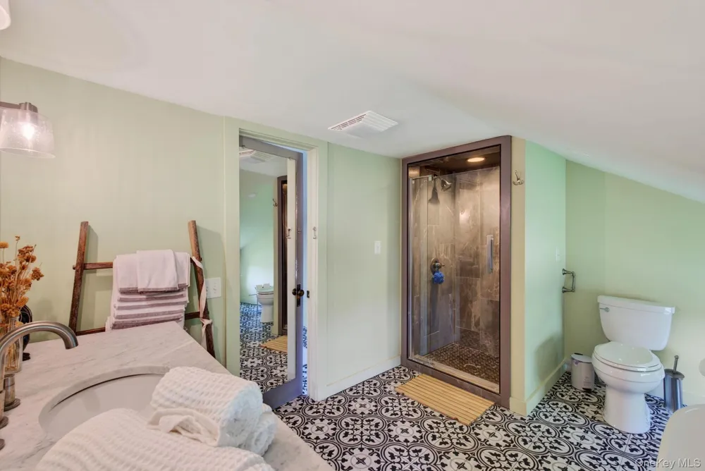210 Middle Road Hudson, NY 12534