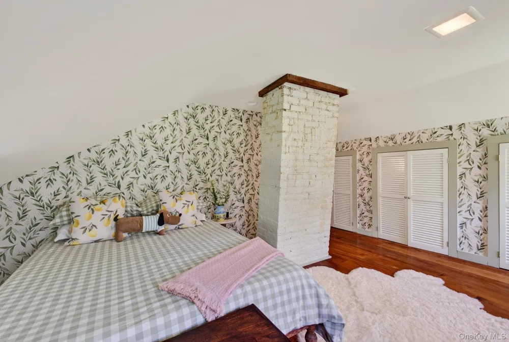 210 Middle Road Hudson, NY 12534