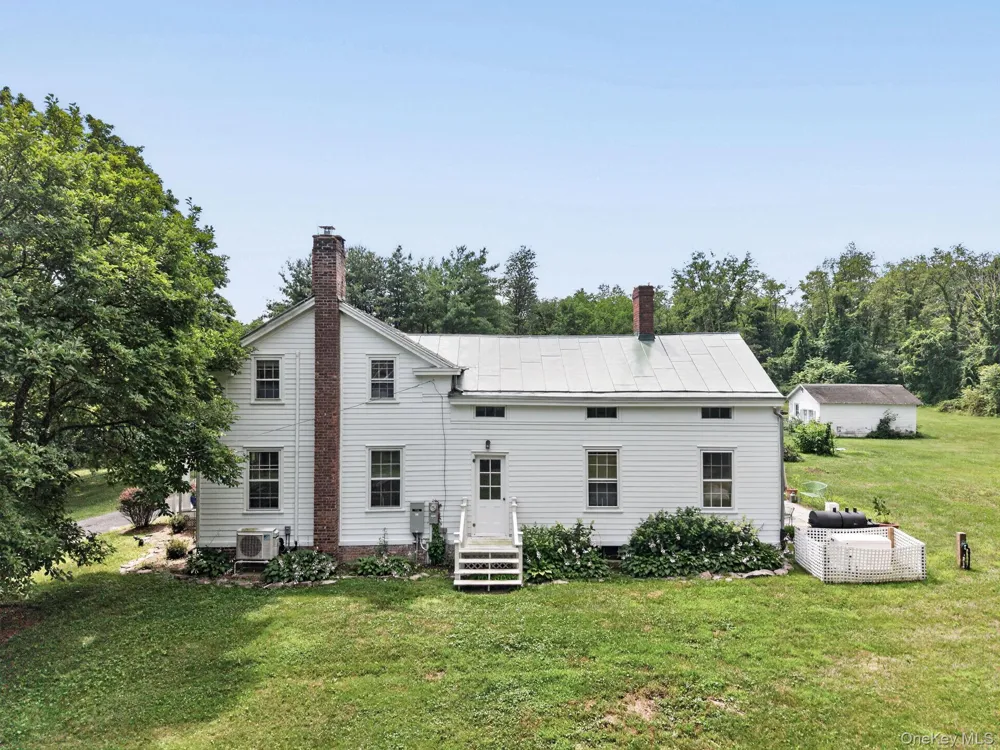 210 Middle Road Hudson, NY 12534