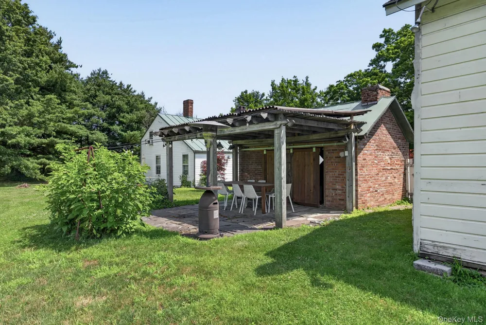 210 Middle Road Hudson, NY 12534
