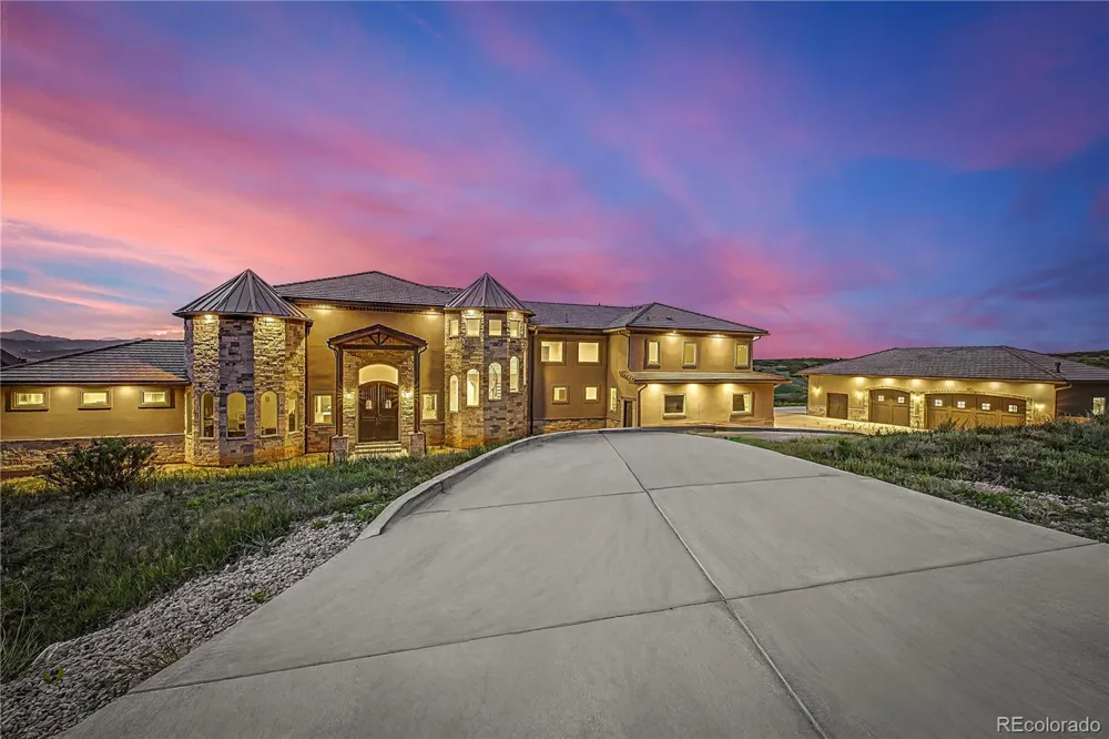 5828 Aspen Leaf Drive
