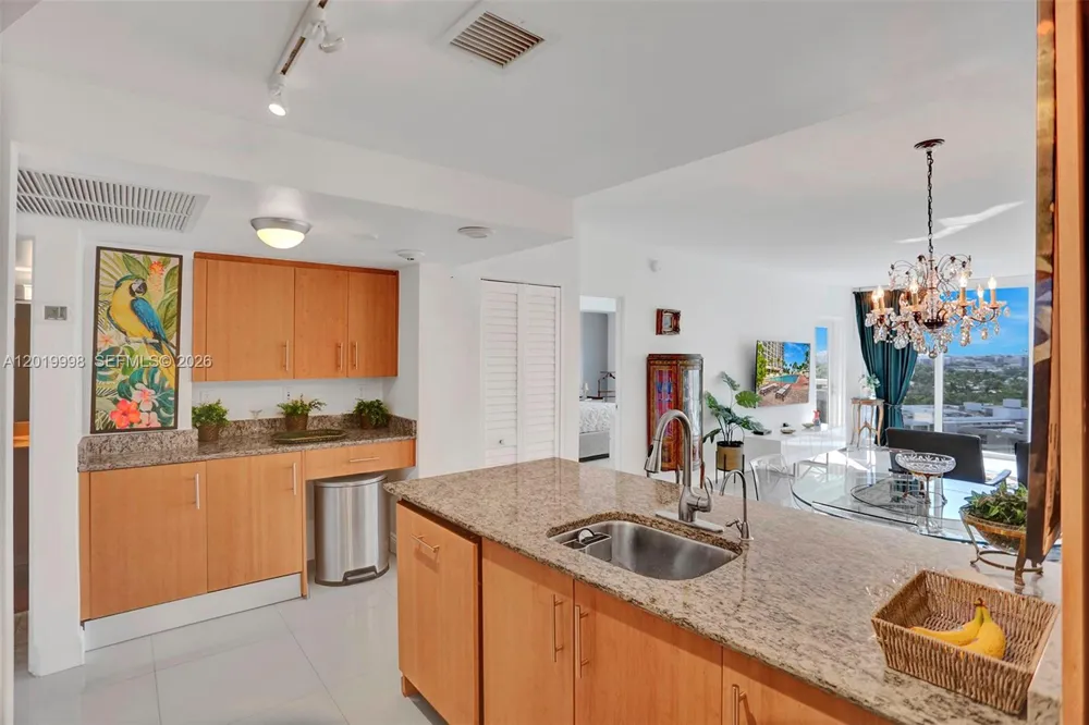 10275 Collins Ave #829 Bal Harbour, FL 33154