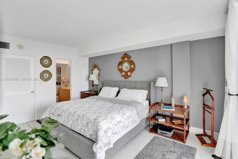 10275 Collins Ave #829 Bal Harbour, FL 33154