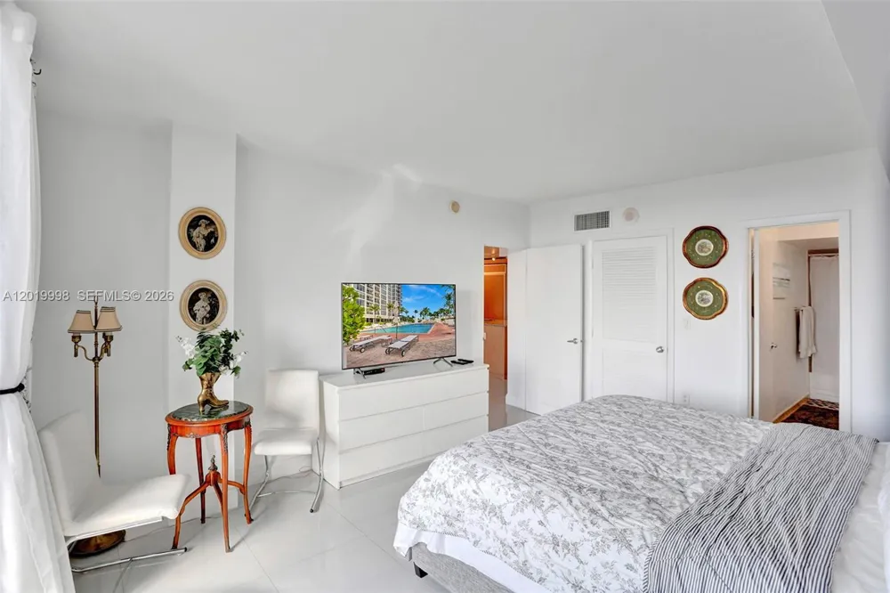 10275 Collins Ave #829 Bal Harbour, FL 33154