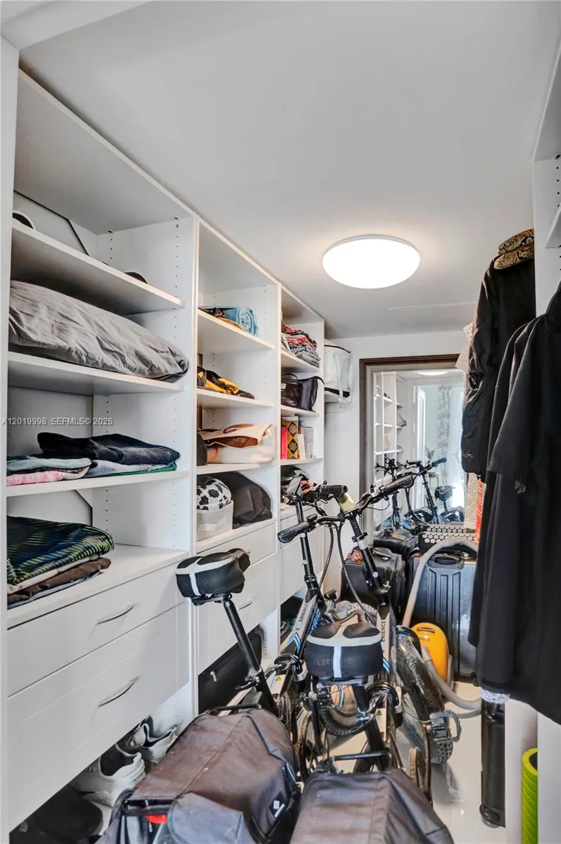 10275 Collins Ave #829 Bal Harbour, FL 33154