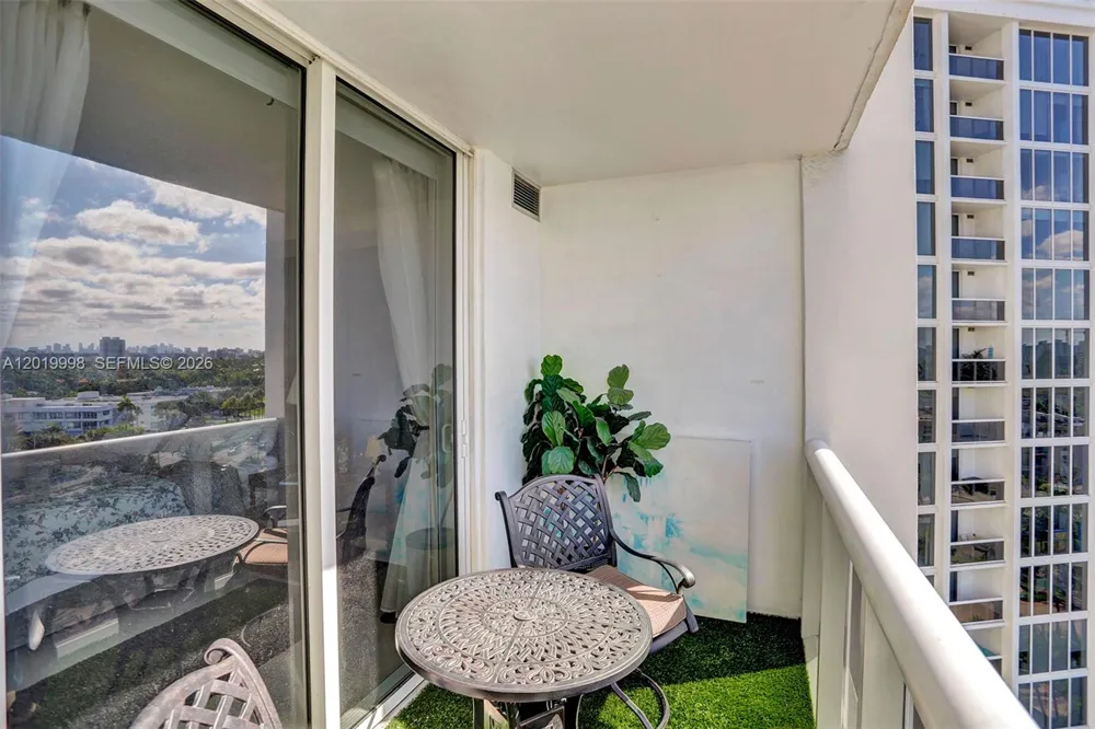 10275 Collins Ave #829 Bal Harbour, FL 33154