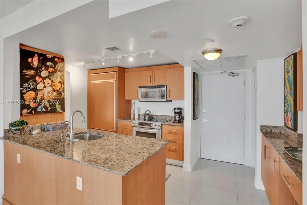 10275 Collins Ave #829 Bal Harbour, FL 33154
