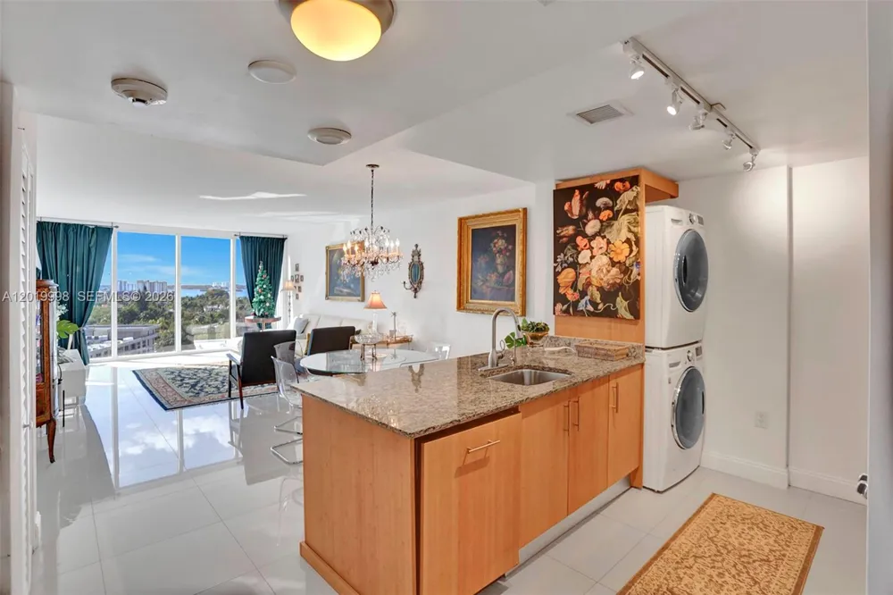 10275 Collins Ave #829 Bal Harbour, FL 33154