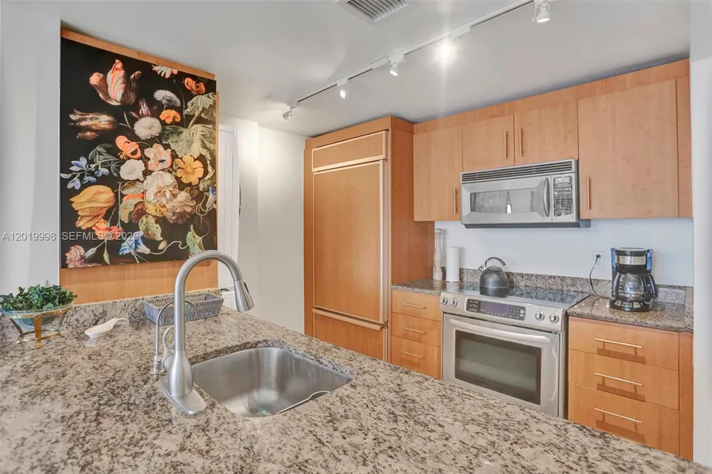 10275 Collins Ave #829 Bal Harbour, FL 33154