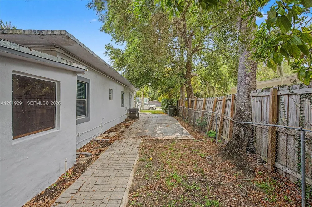 5917 SW 62nd Ter #0 South Miami, FL 33143