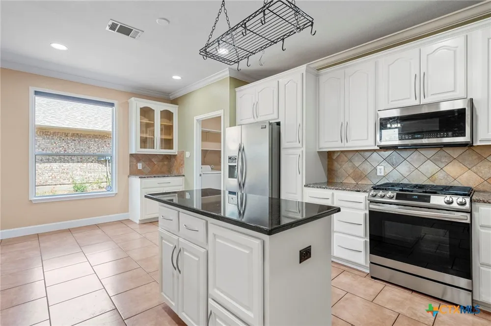 108 Colt Loop Kyle, TX 78640