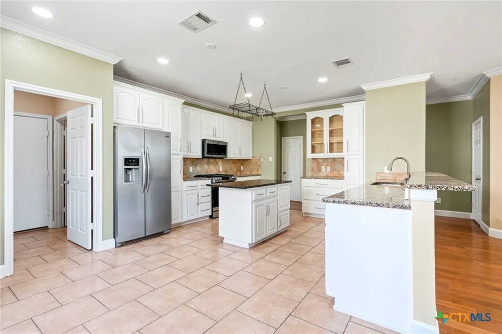108 Colt Loop Kyle, TX 78640