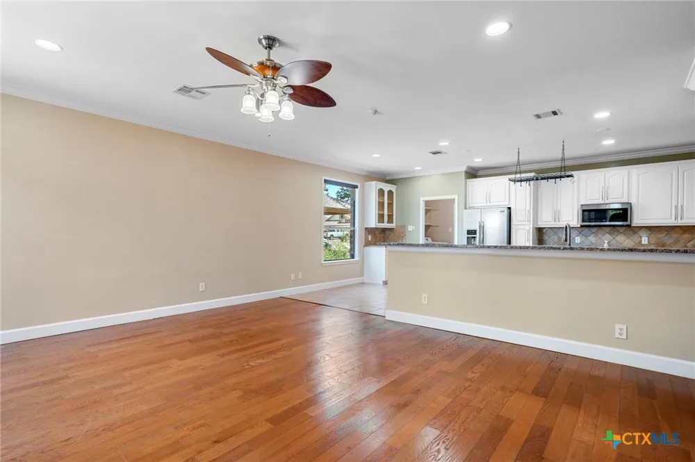 108 Colt Loop Kyle, TX 78640