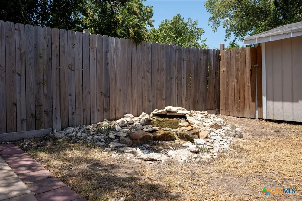 108 Colt Loop Kyle, TX 78640