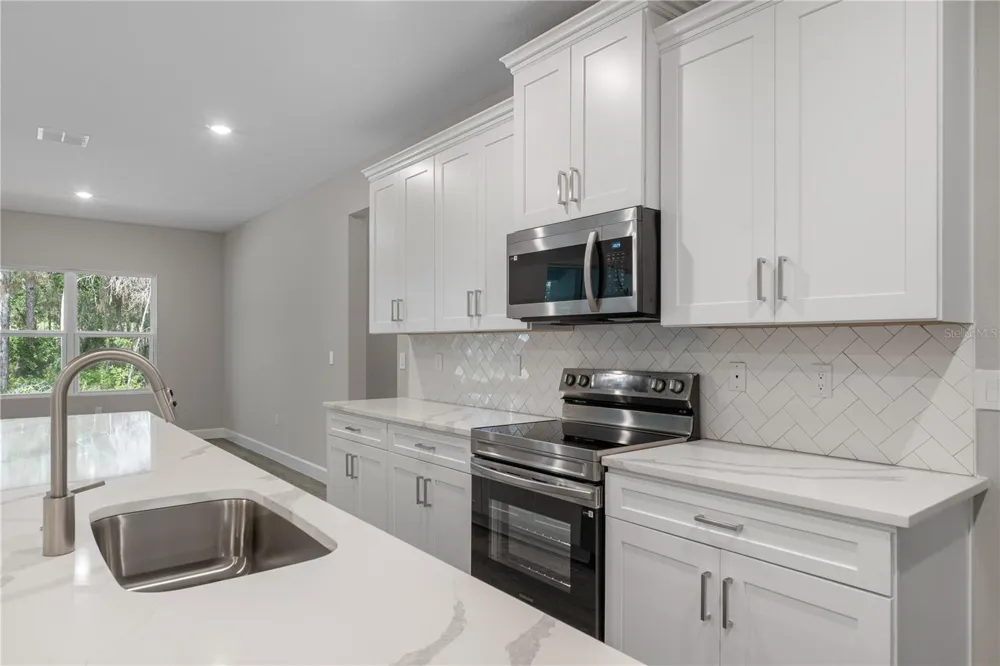 12 S SCHOOL AVENUE Lecanto, FL 34461