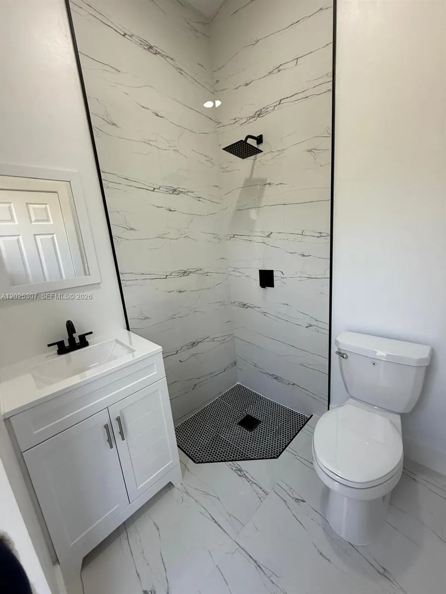 4007 E 13 ST Lehigh Acres, FL 33972