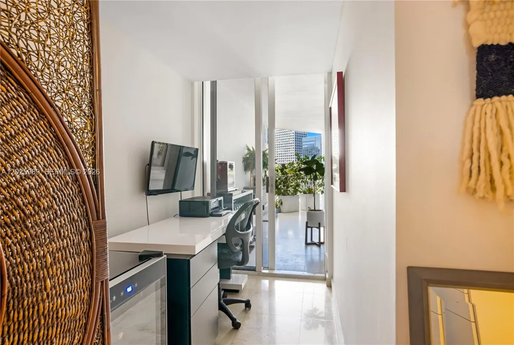 701 Brickell Key Blvd #512 Miami, FL 33131