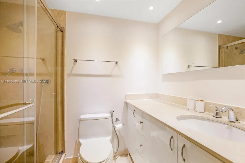 701 Brickell Key Blvd #512 Miami, FL 33131