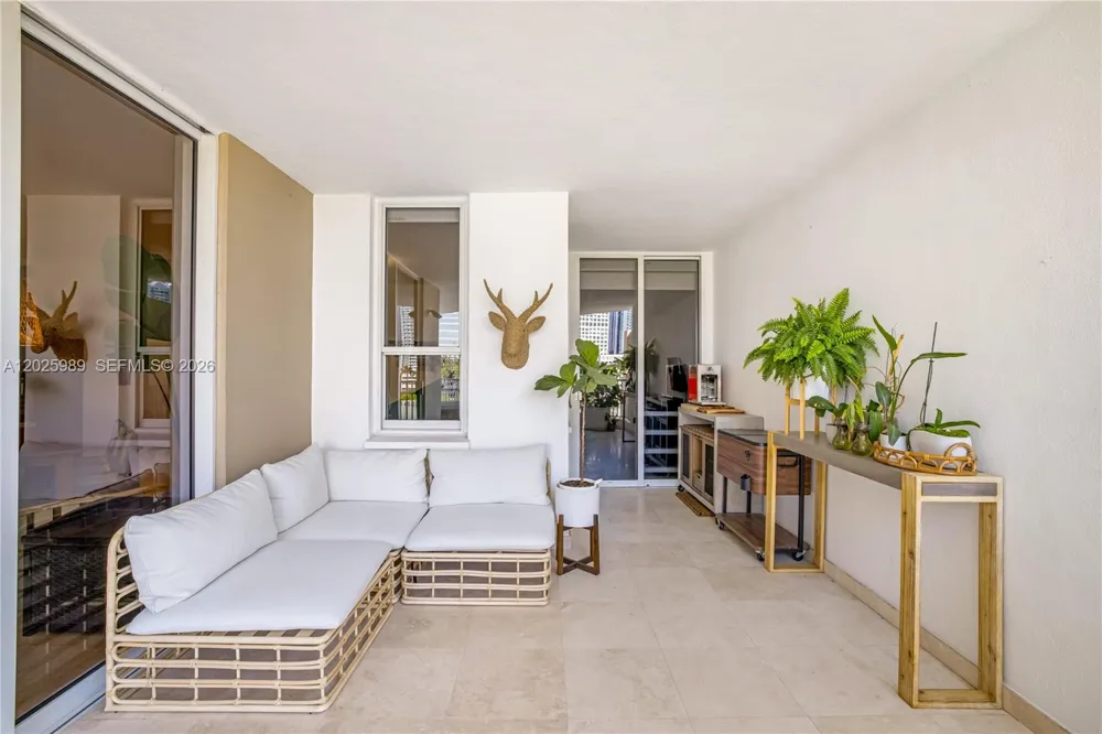 701 Brickell Key Blvd #512 Miami, FL 33131