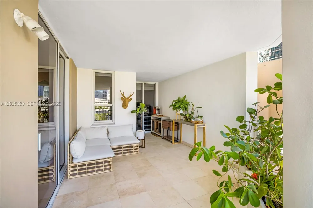 701 Brickell Key Blvd #512 Miami, FL 33131