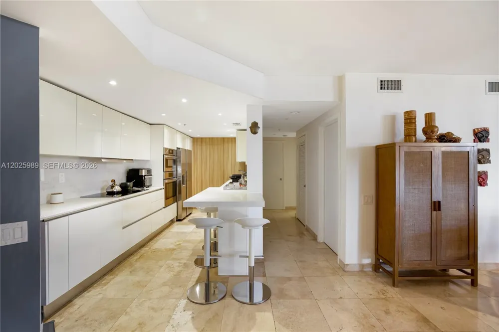 701 Brickell Key Blvd #512 Miami, FL 33131