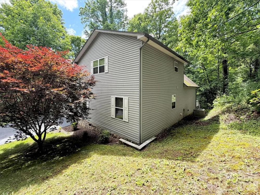 33 Buttercup Place Maggie Valley, NC 28751