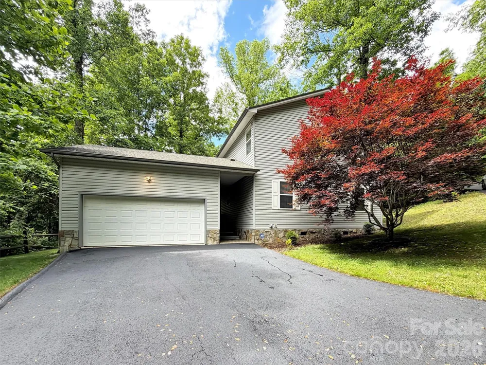 33 Buttercup Place Maggie Valley, NC 28751