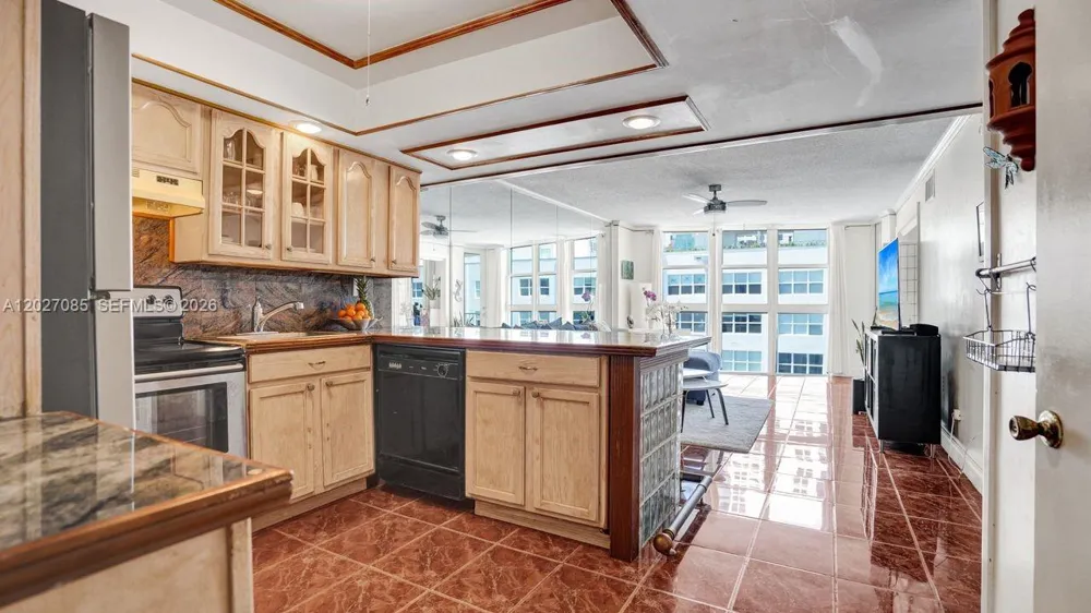 1228 West Ave #1404 Miami Beach, FL 33139