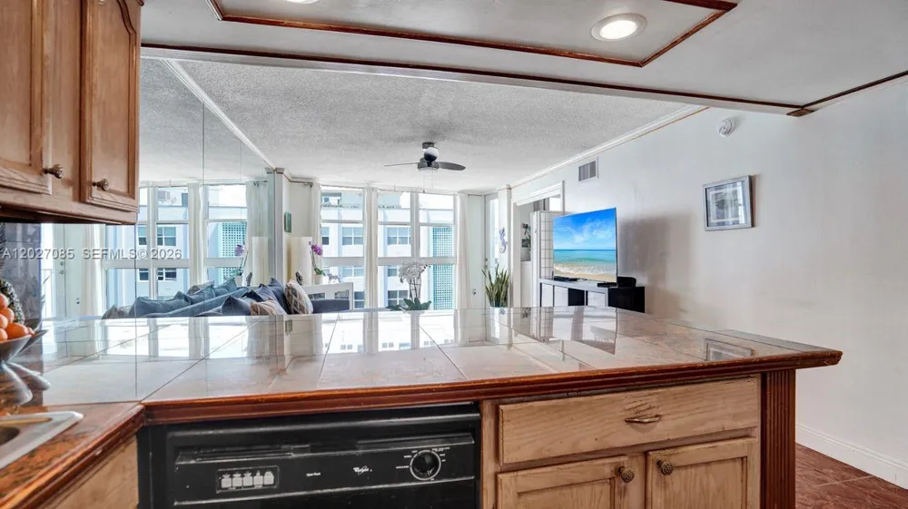 1228 West Ave #1404 Miami Beach, FL 33139