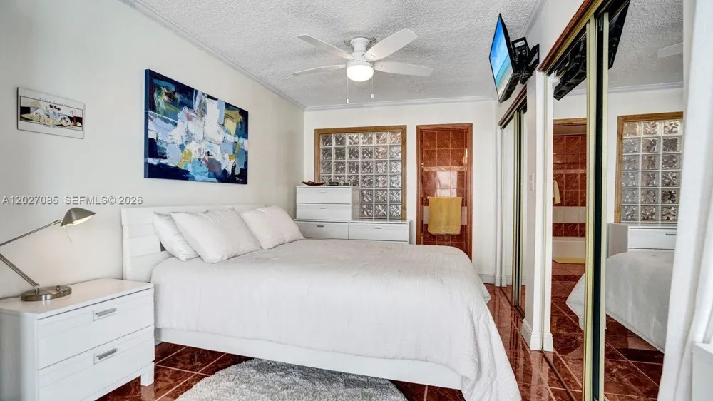 1228 West Ave #1404 Miami Beach, FL 33139