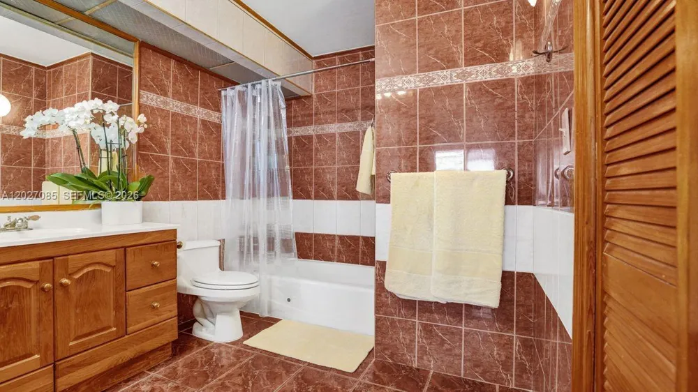 1228 West Ave #1404 Miami Beach, FL 33139