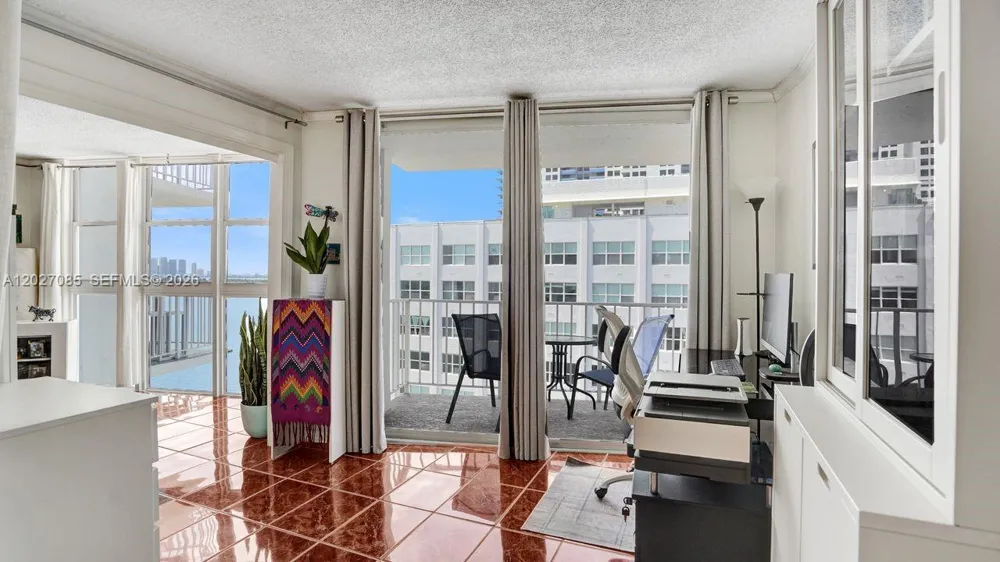 1228 West Ave #1404 Miami Beach, FL 33139