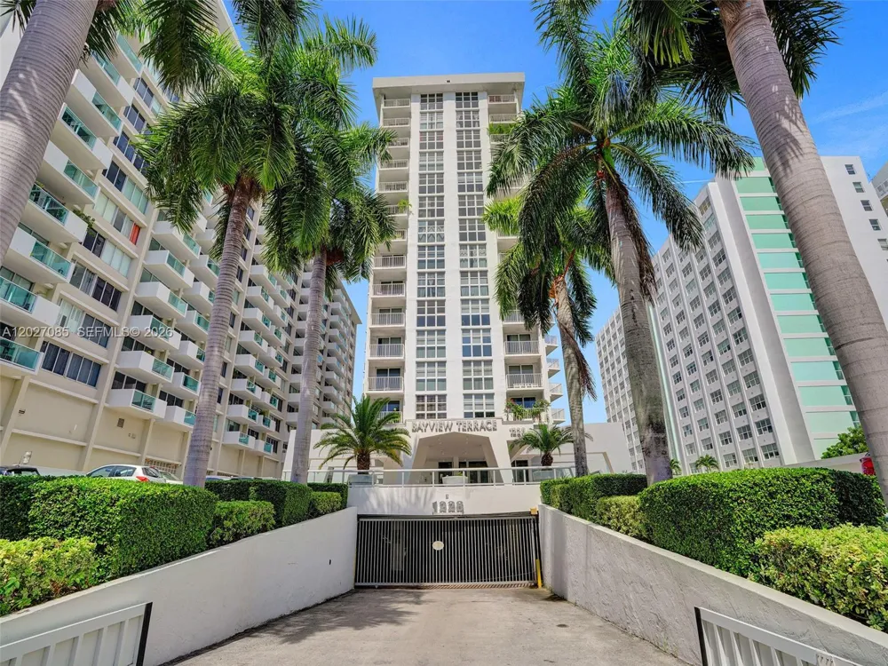 1228 West Ave #1404 Miami Beach, FL 33139