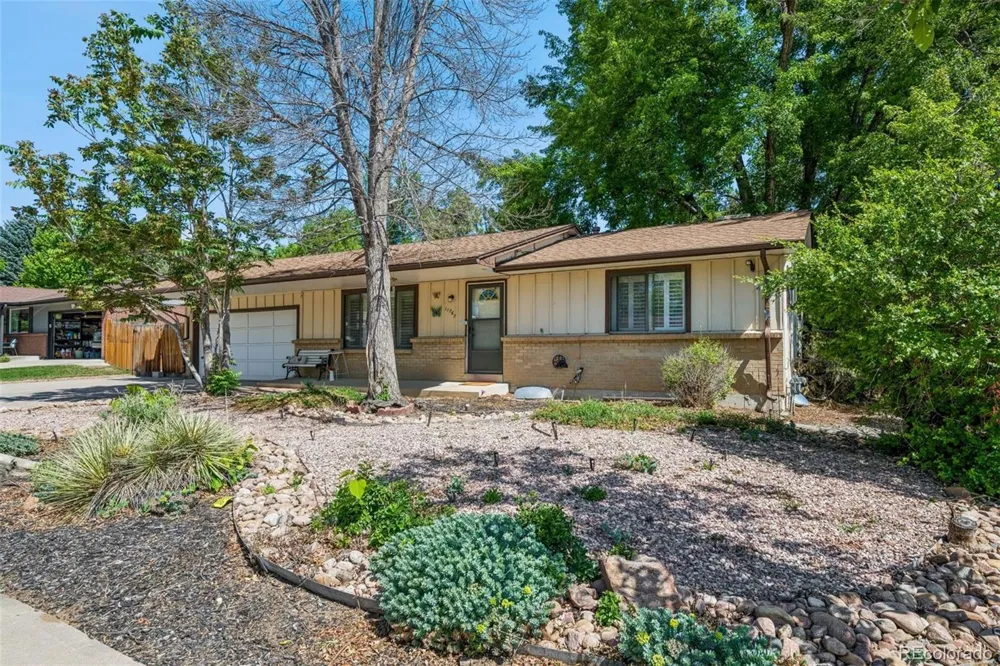 11767 W 65th Circle