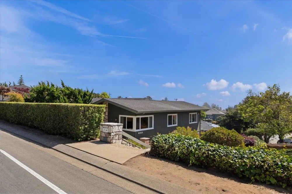 714 Clubhouse Drive Aptos, CA 95003